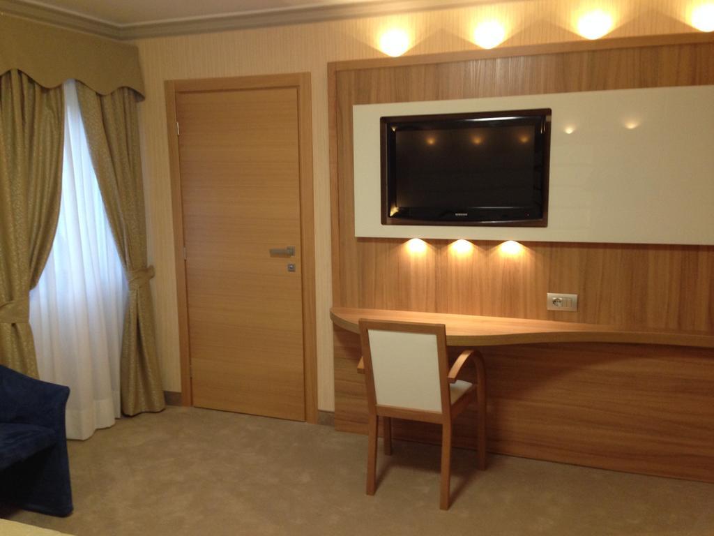Hotel Vela D'Oro Dependence 巴多利诺 客房 照片