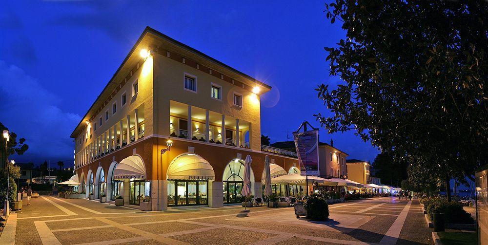 Hotel Vela D'Oro Dependence 巴多利诺 外观 照片