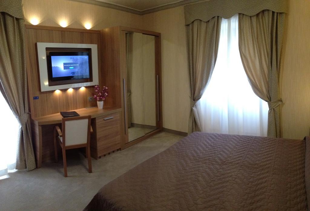 Hotel Vela D'Oro Dependence 巴多利诺 外观 照片