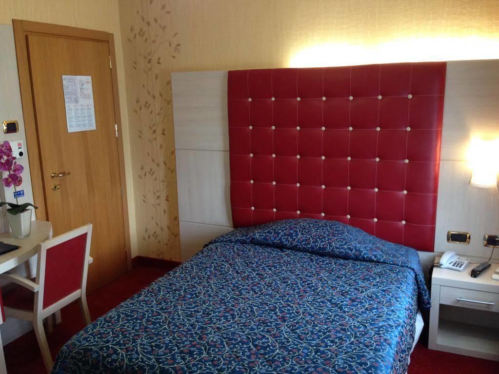 Hotel Vela D'Oro Dependence 巴多利诺 外观 照片
